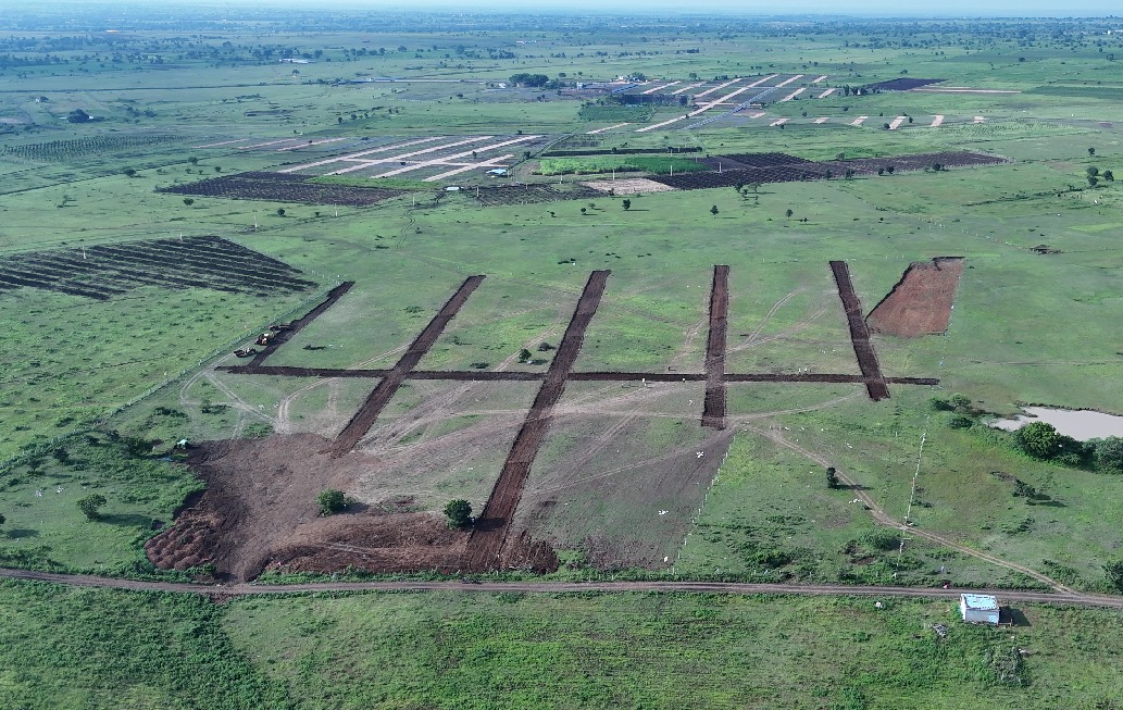 Farmland in its surroundings: Actual aerial photograph